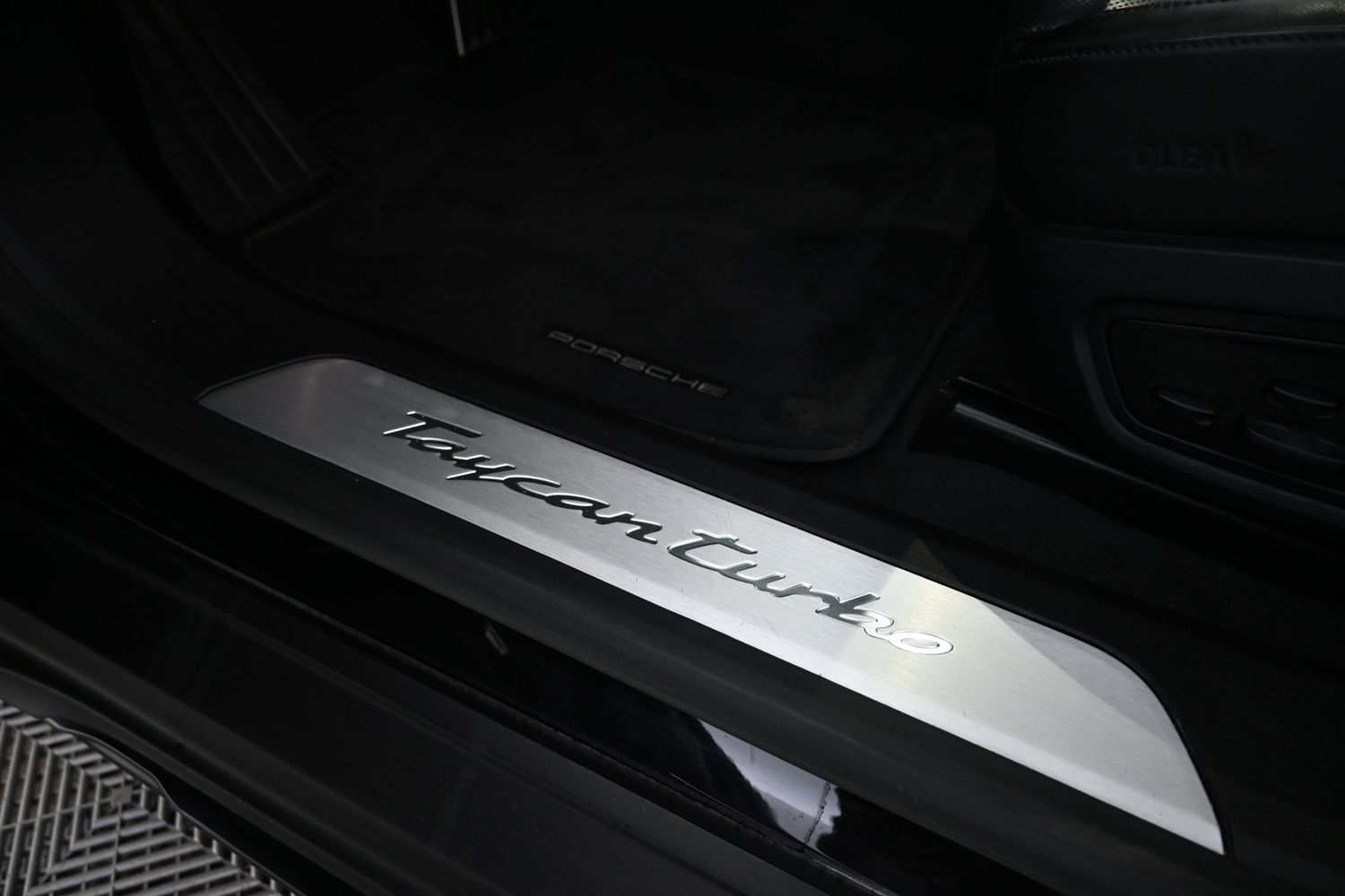 Porsche Taycan vaihtoauto