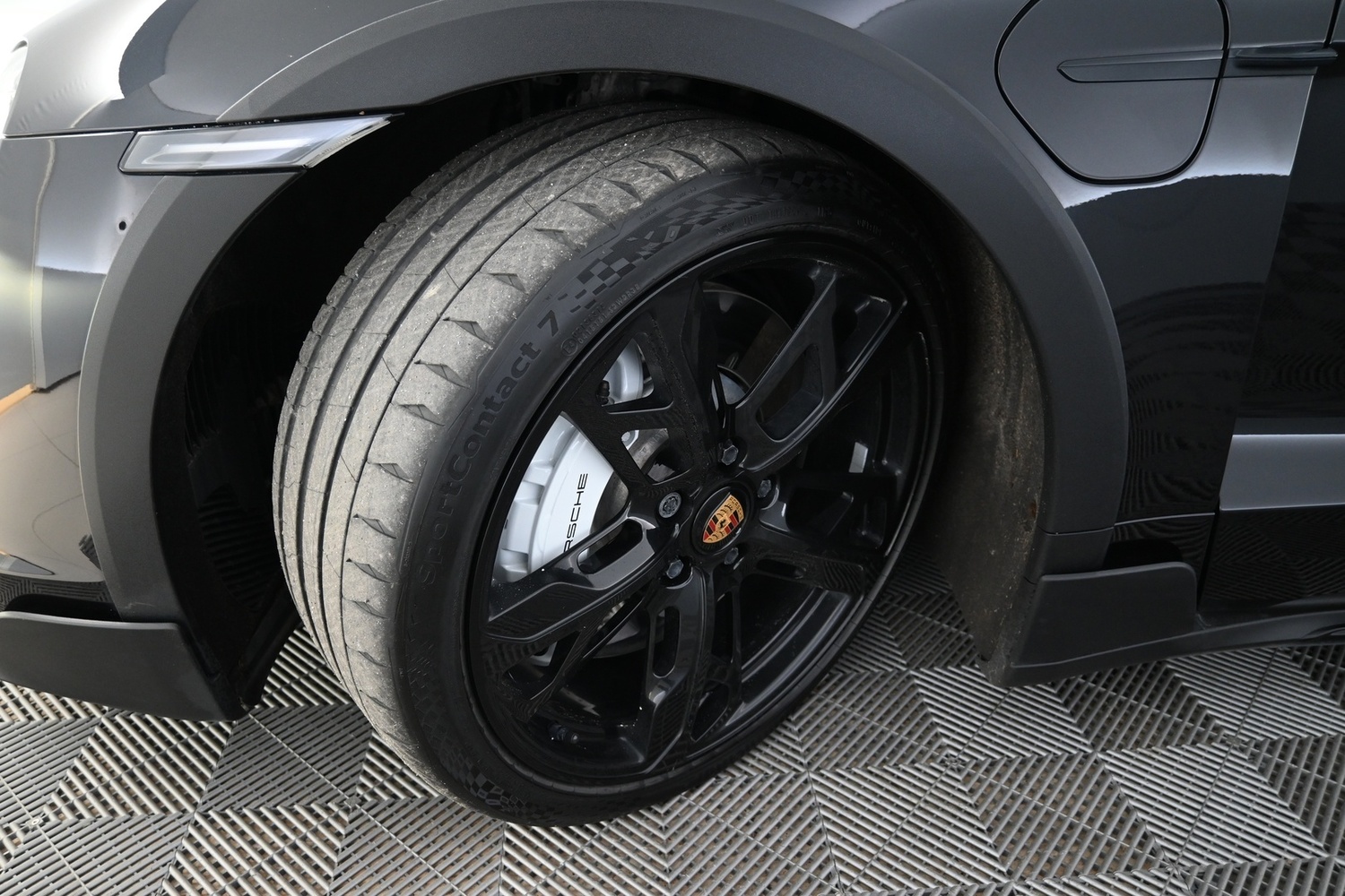 Porsche Taycan vaihtoauto