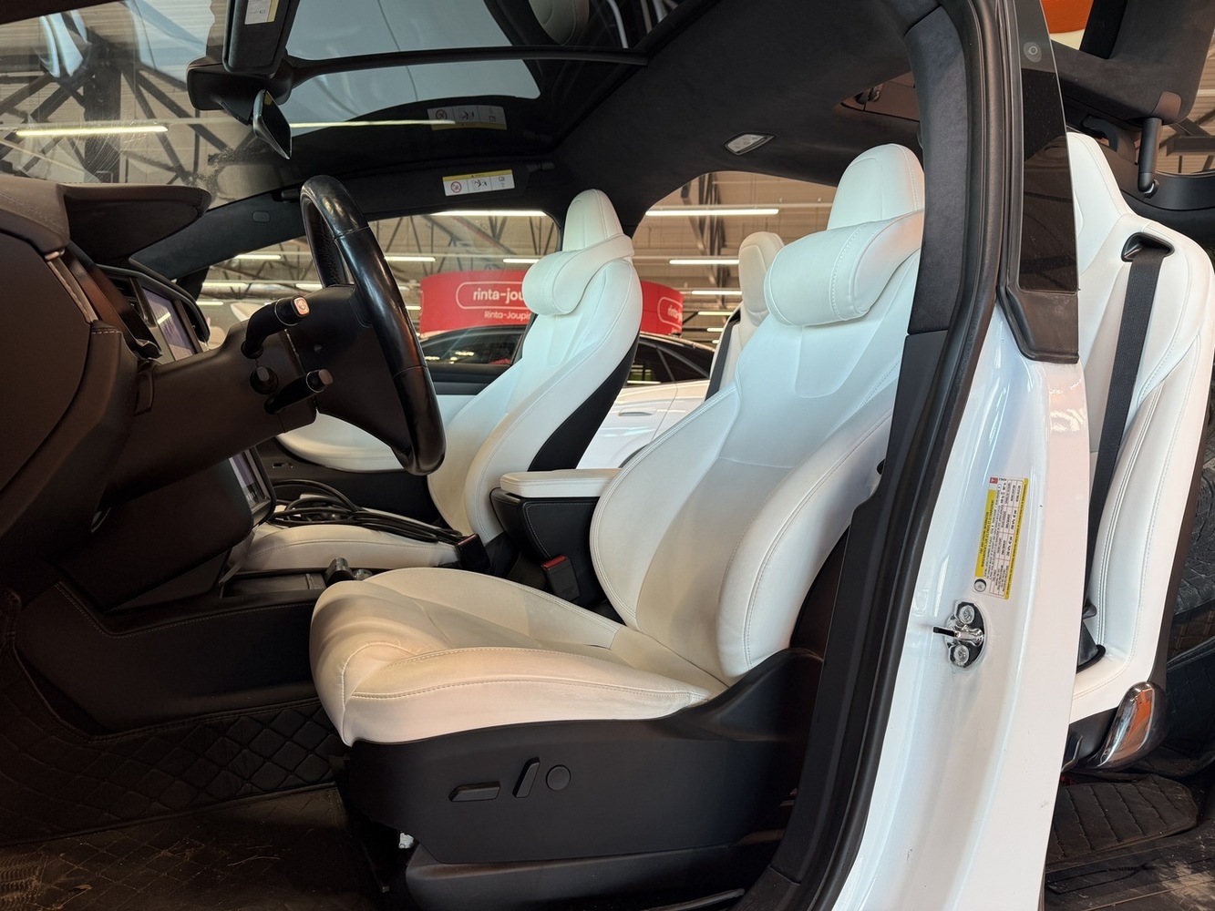 Tesla Model X vaihtoauto