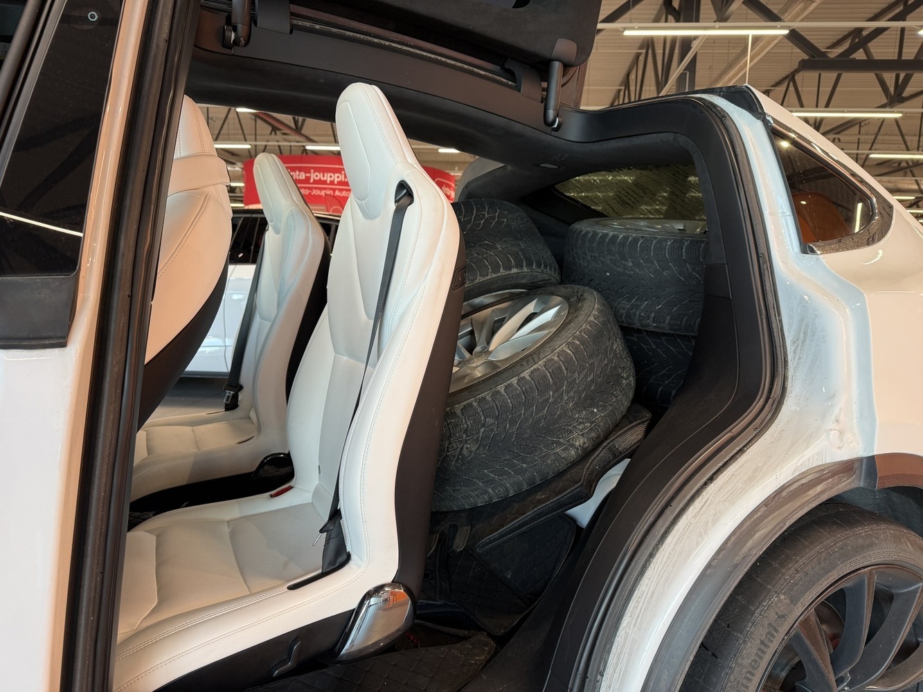 Tesla Model X vaihtoauto