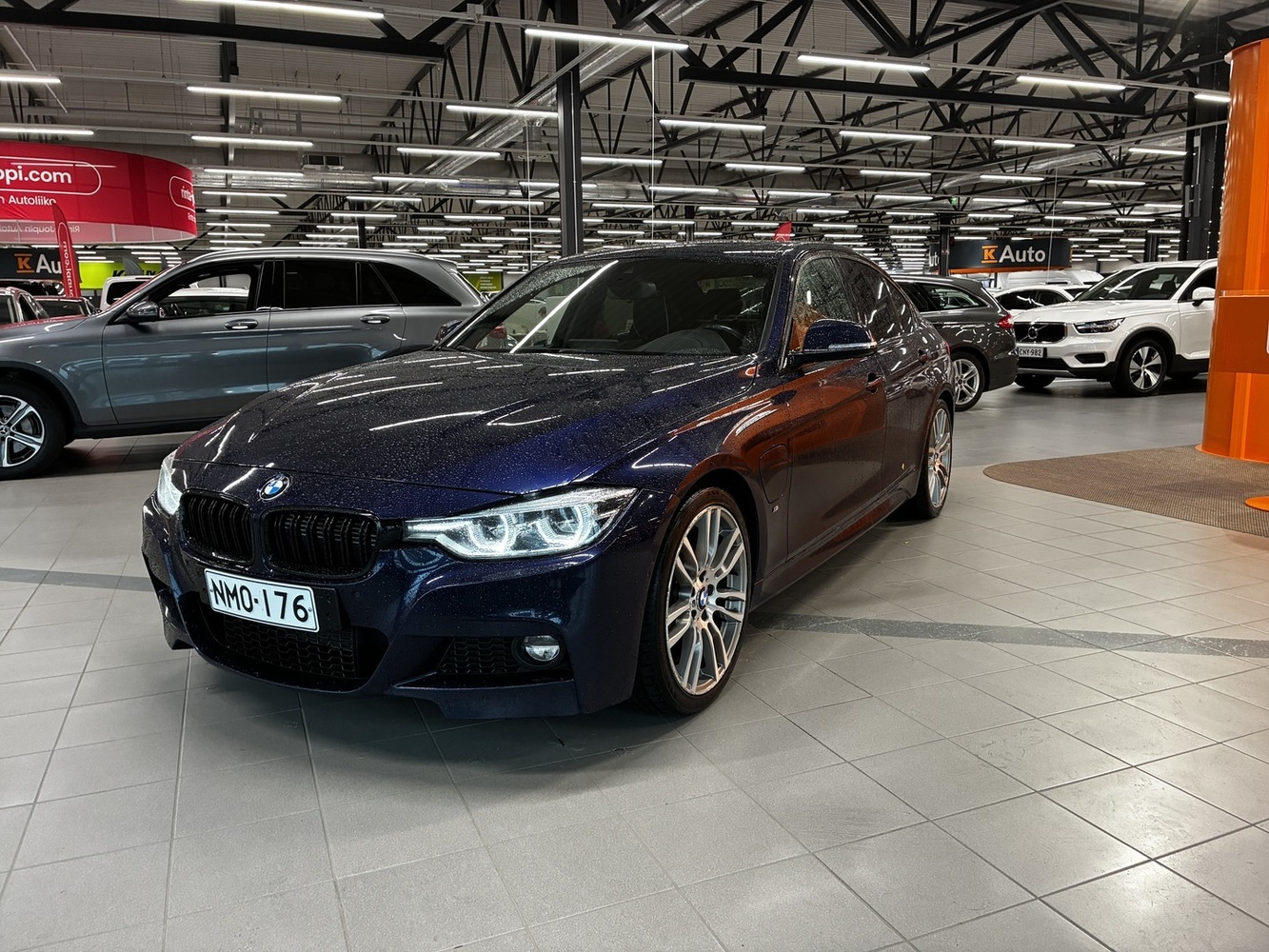 BMW 330 vaihtoauto
