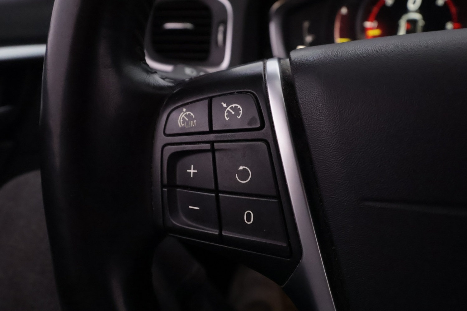 Volvo V60 Cross Country vaihtoauto
