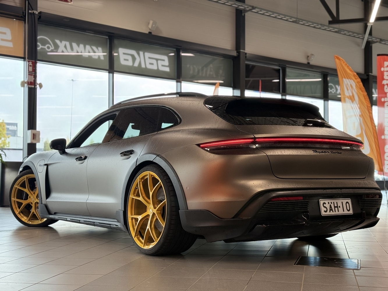 Porsche Taycan vaihtoauto