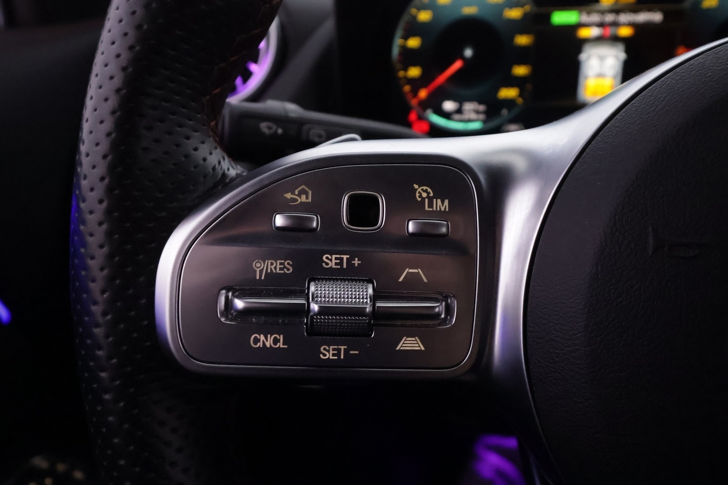 Mercedes-Benz EQA vaihtoauto