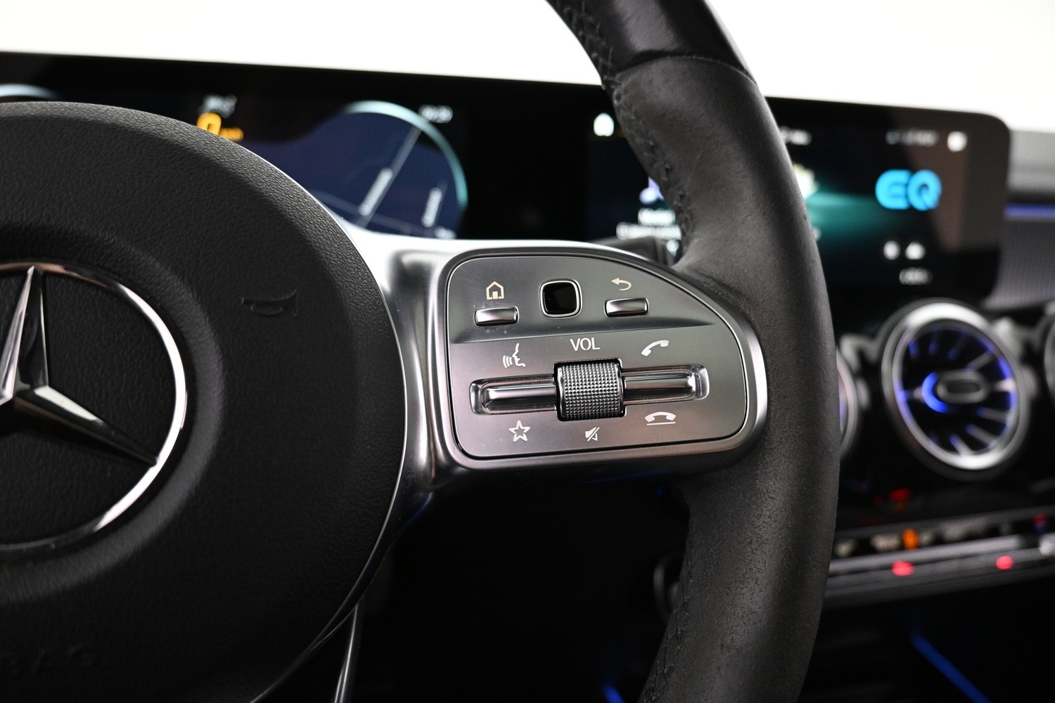 Mercedes-Benz EQB vaihtoauto
