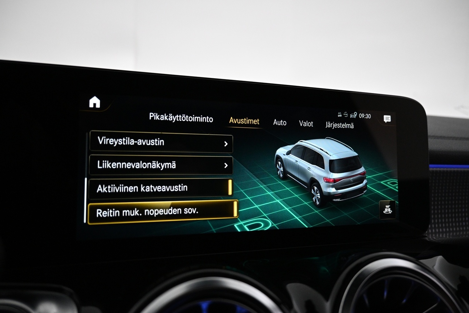 Mercedes-Benz EQB vaihtoauto