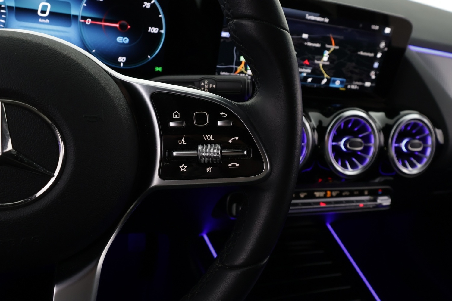 Mercedes-Benz EQA vaihtoauto