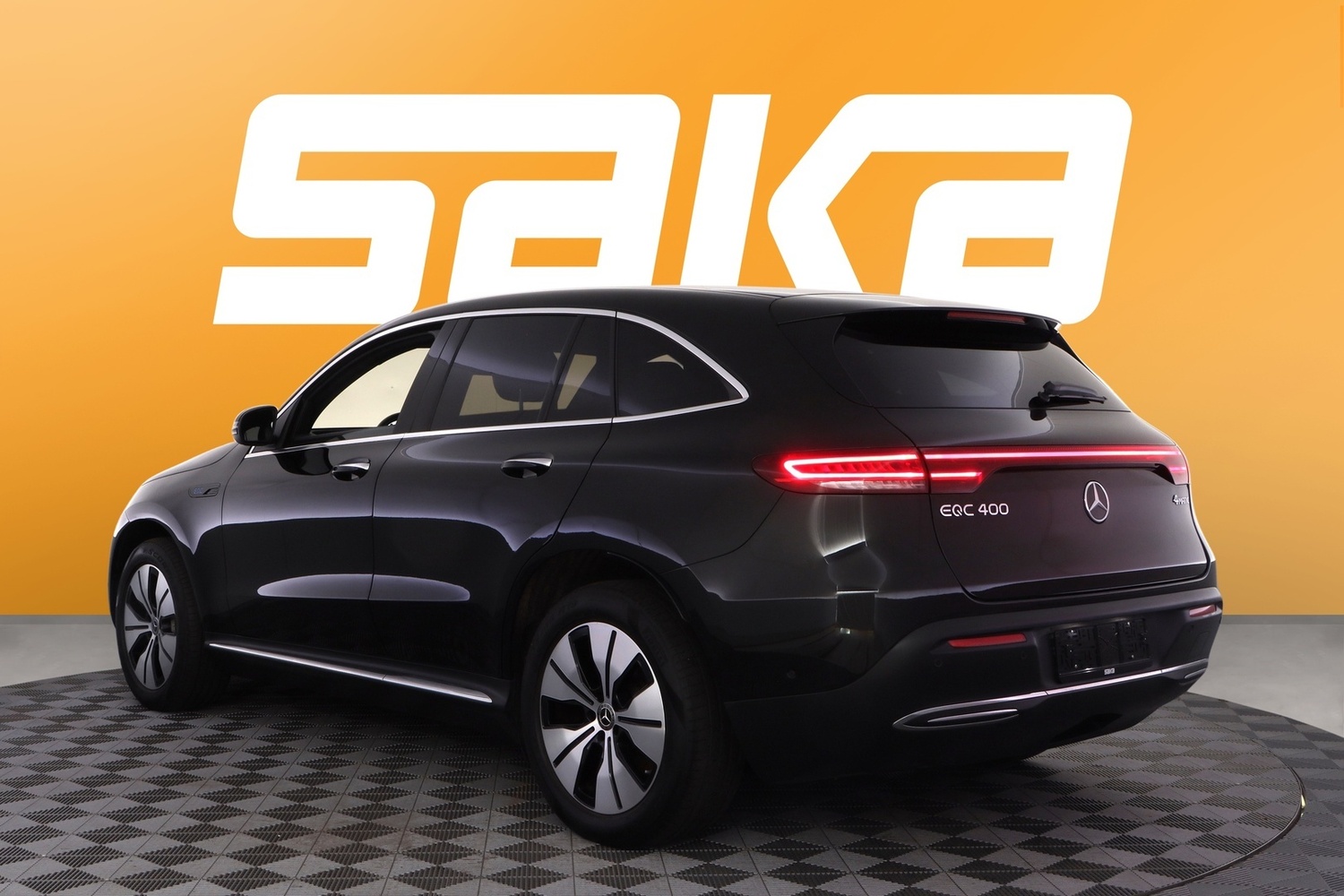 Mercedes-Benz EQC vaihtoauto