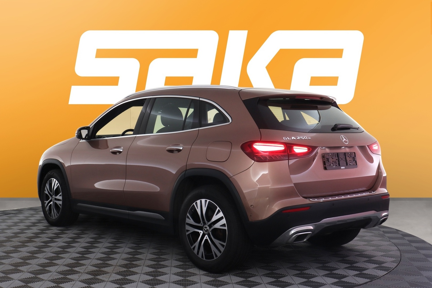 Mercedes-Benz GLA vaihtoauto