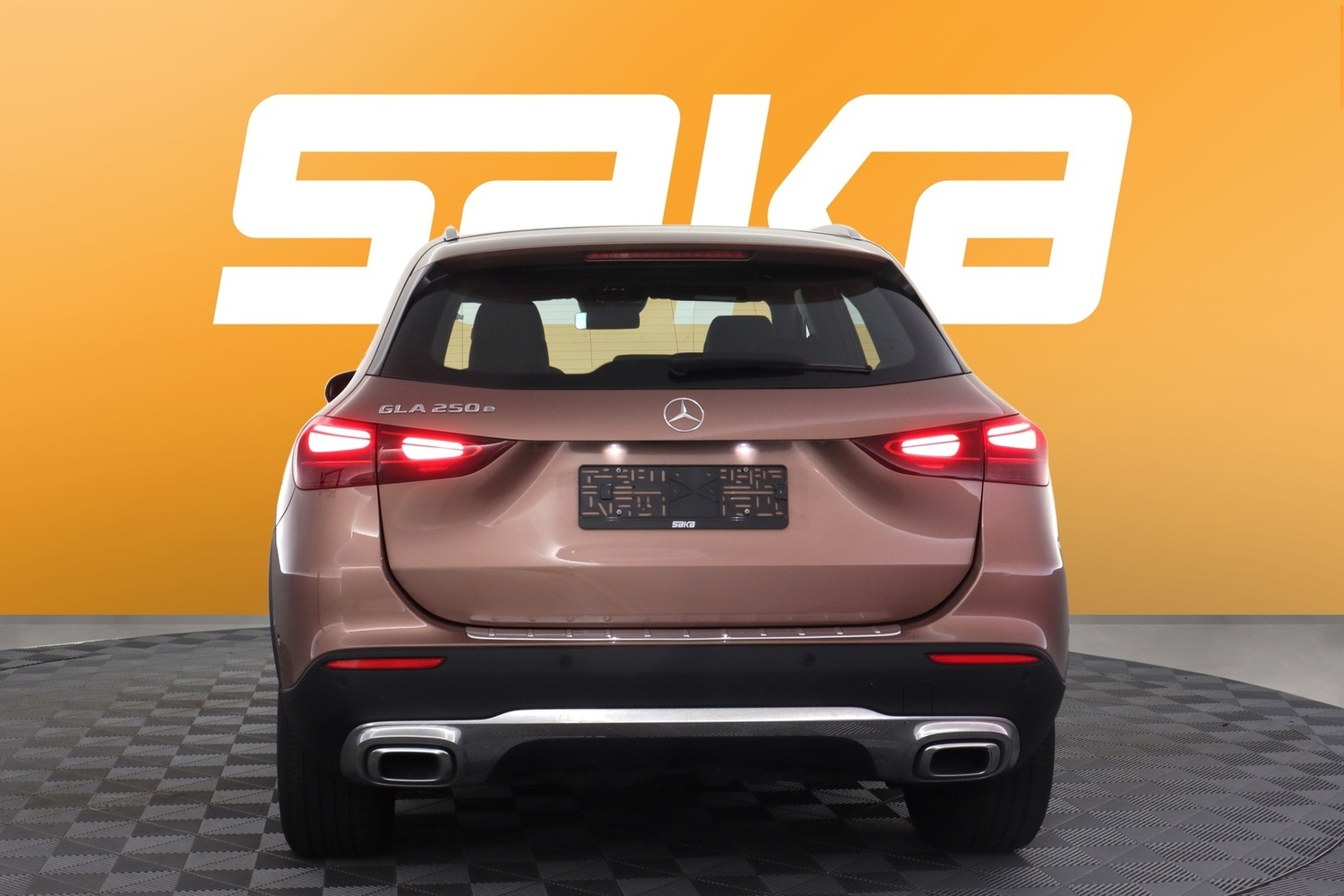 Mercedes-Benz GLA vaihtoauto