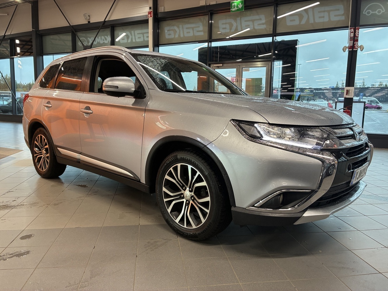 Mitsubishi Outlander vaihtoauto