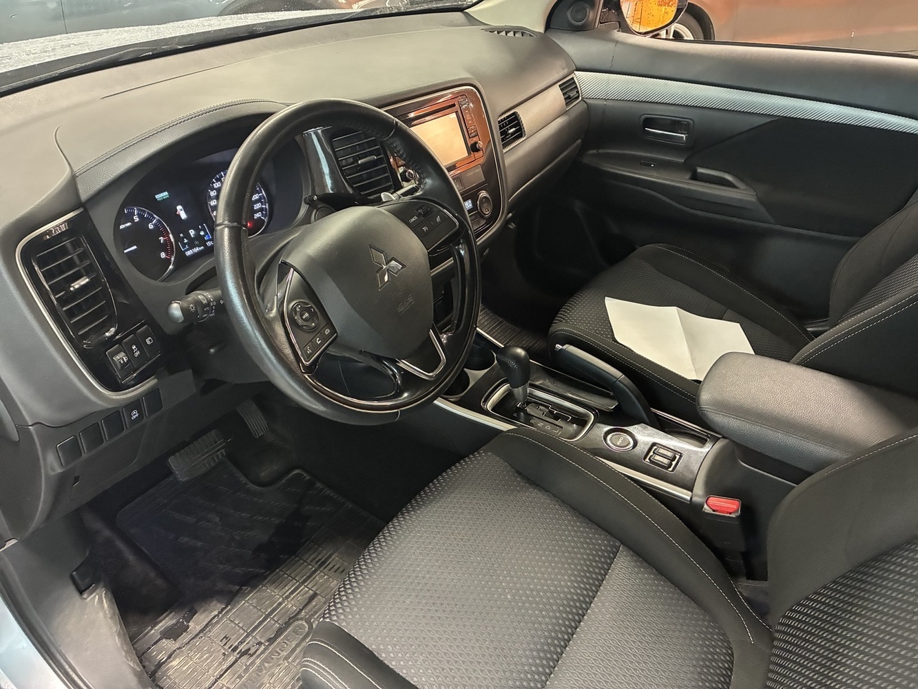 Mitsubishi Outlander vaihtoauto