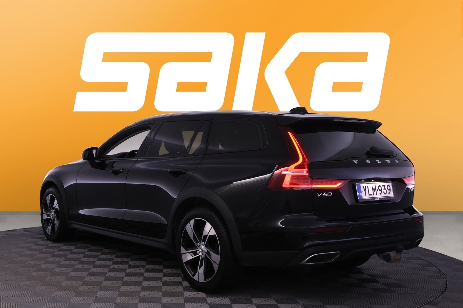 Volvo V60 Cross Country vaihtoauto
