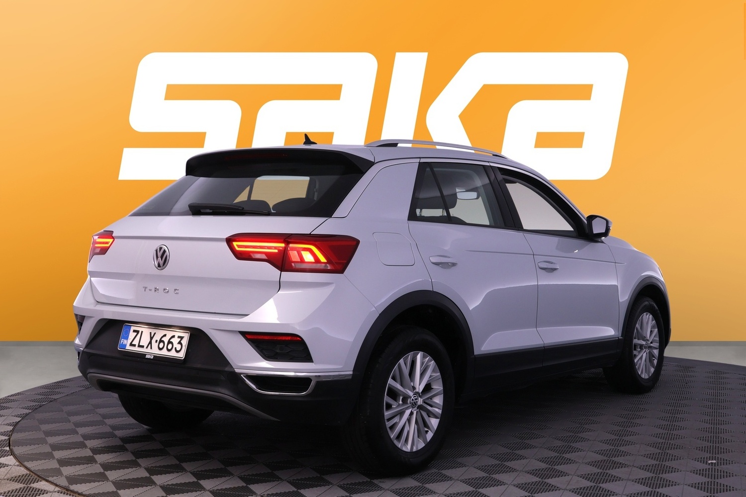 Volkswagen T-Roc vaihtoauto