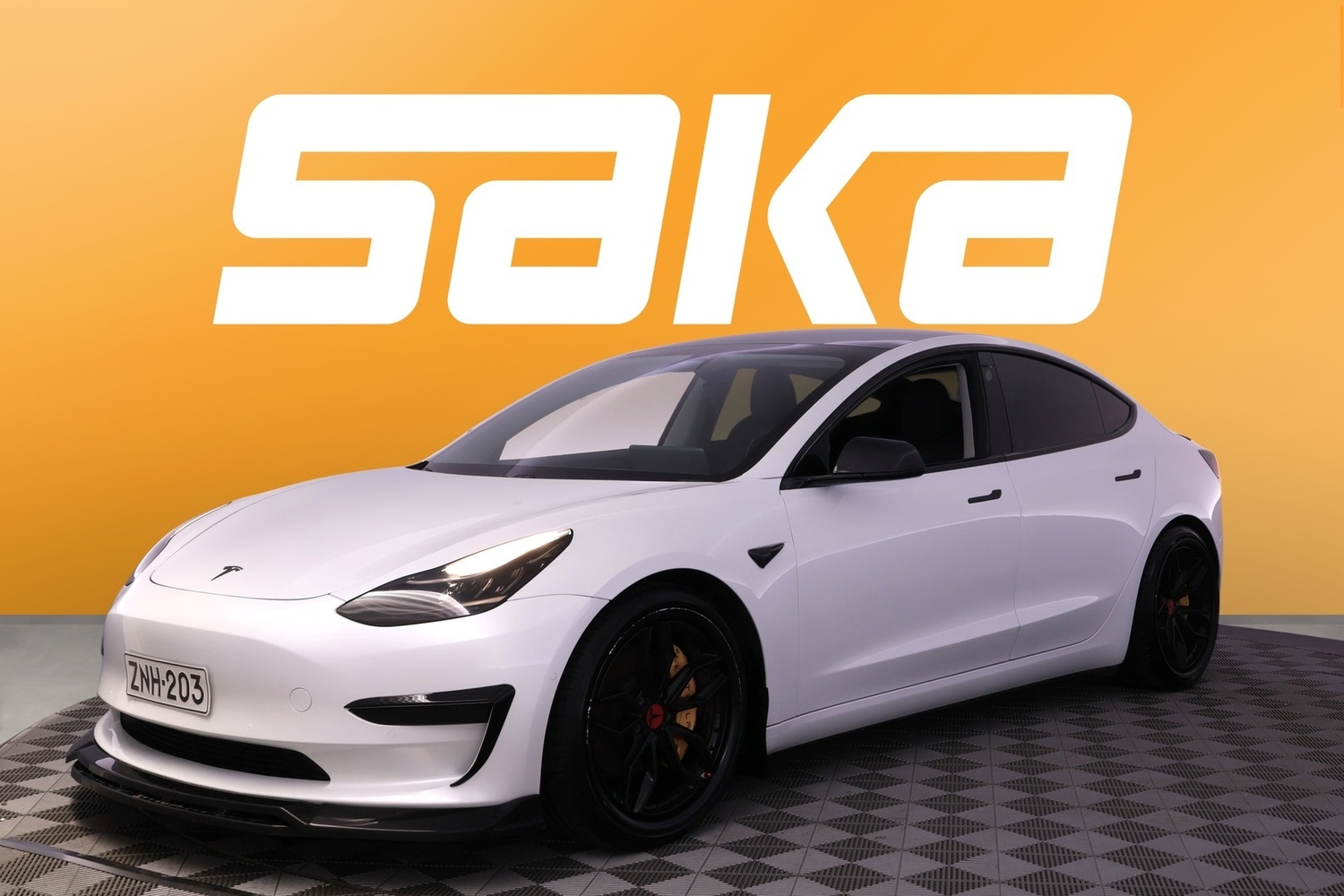 Tesla Model 3 vaihtoauto