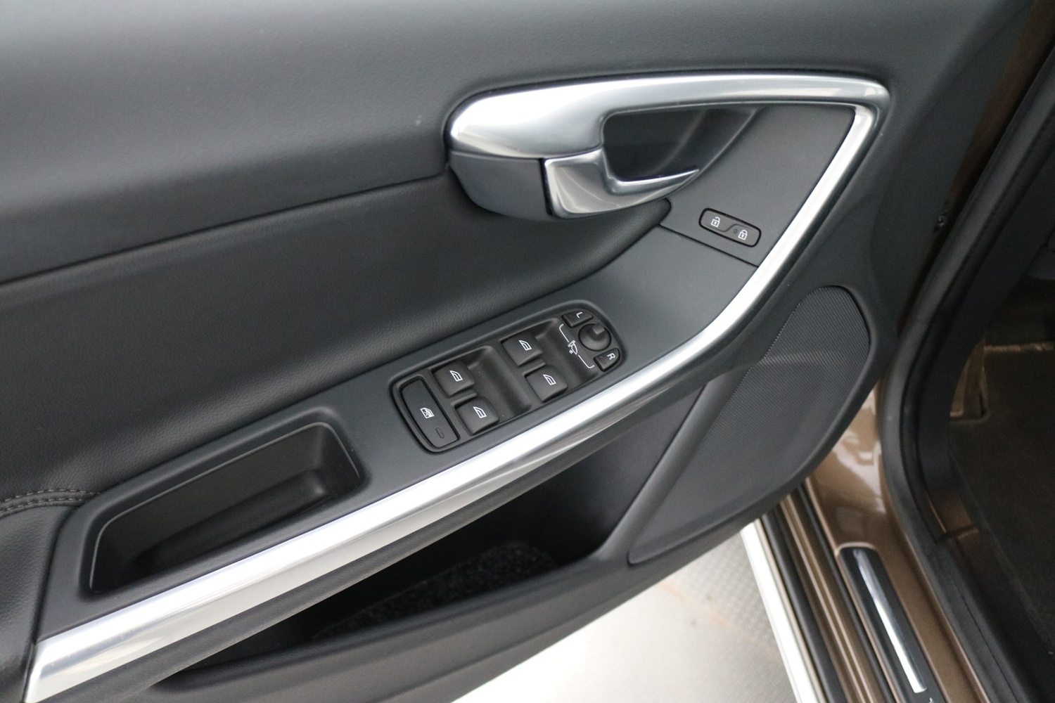 Volvo V60 Cross Country vaihtoauto