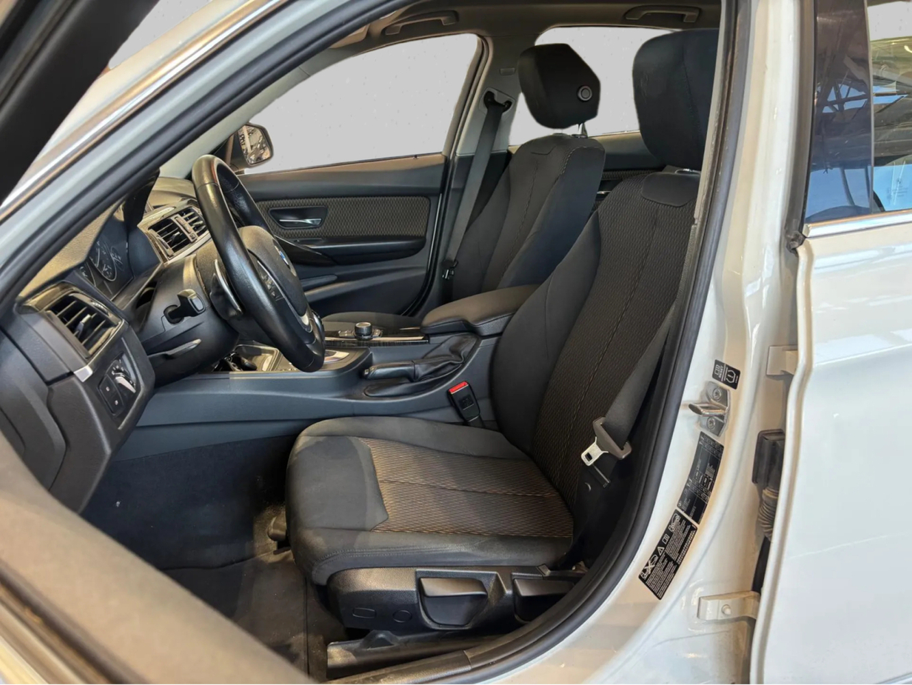 BMW 320 vaihtoauto