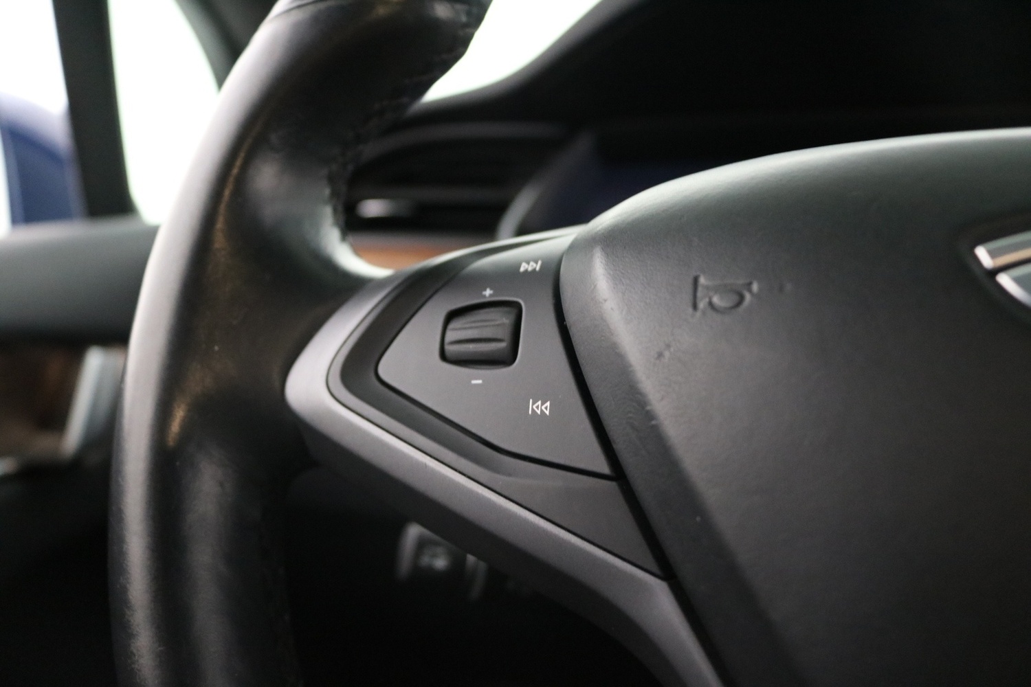 Tesla Model X vaihtoauto