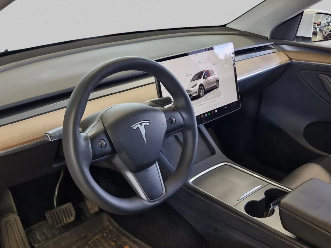 Tesla Model Y vaihtoauto