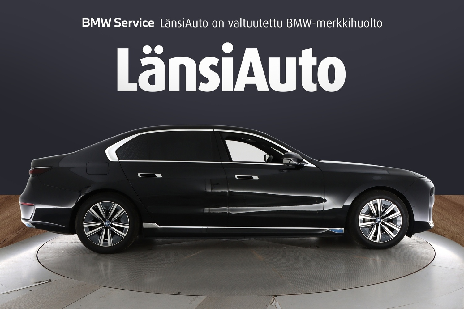 BMW i7 vaihtoauto