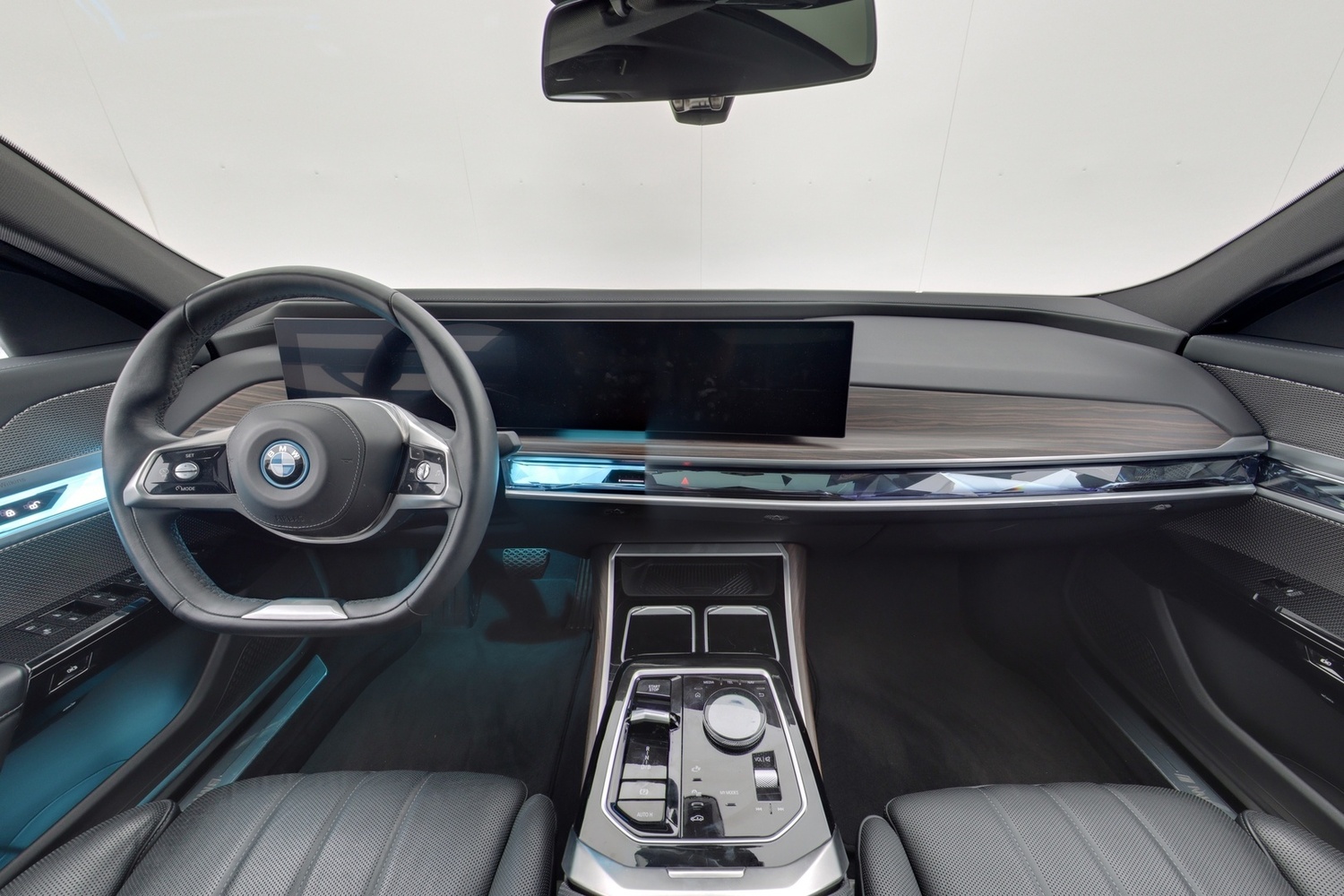 BMW i7 vaihtoauto