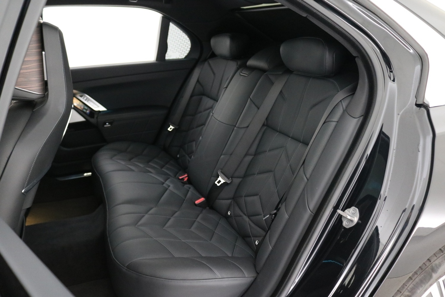 BMW i7 vaihtoauto