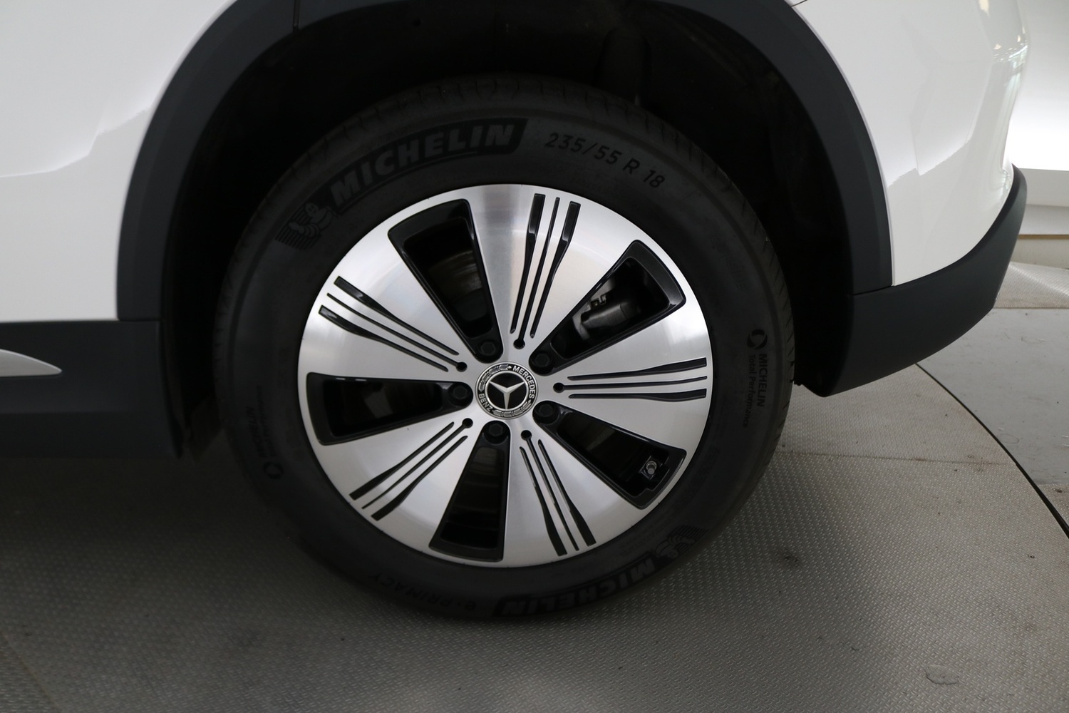 Mercedes-Benz EQA vaihtoauto