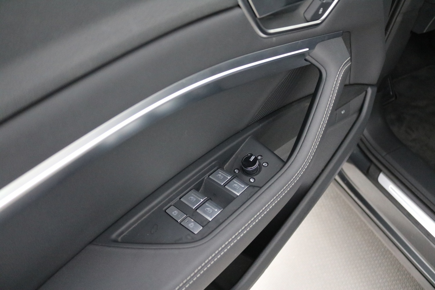 Audi Q8 e-tron vaihtoauto