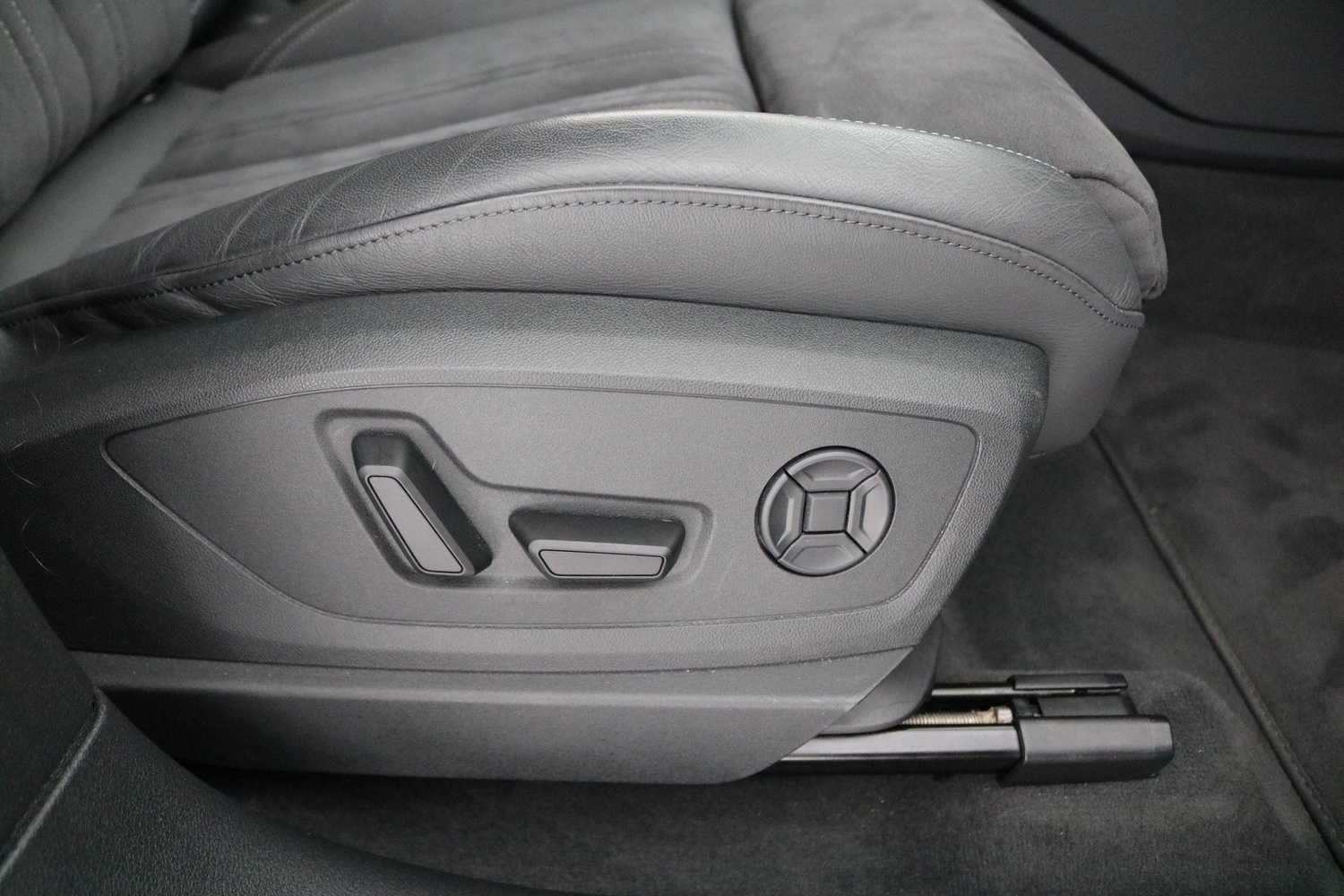 Audi Q8 e-tron vaihtoauto