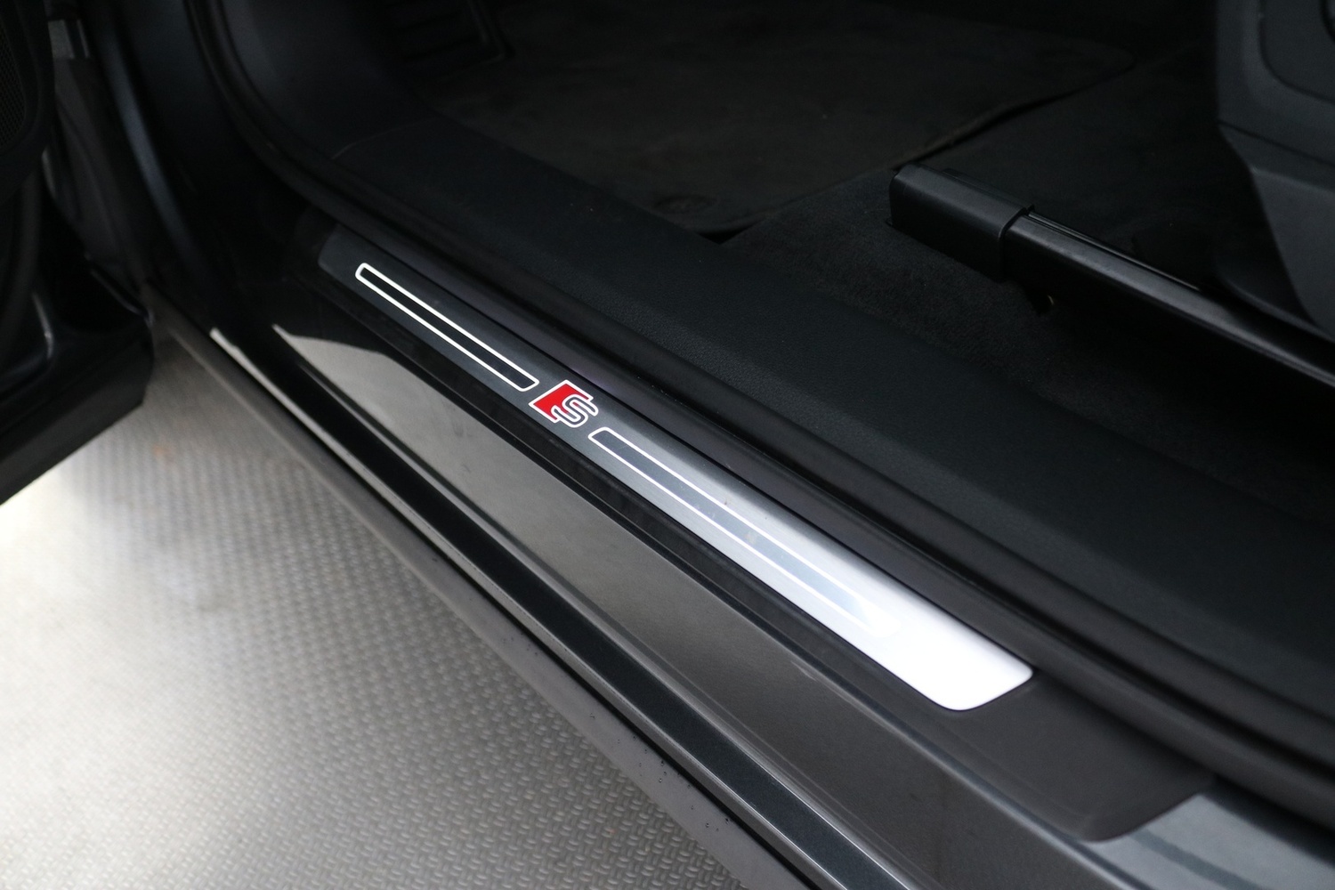 Audi Q8 e-tron vaihtoauto