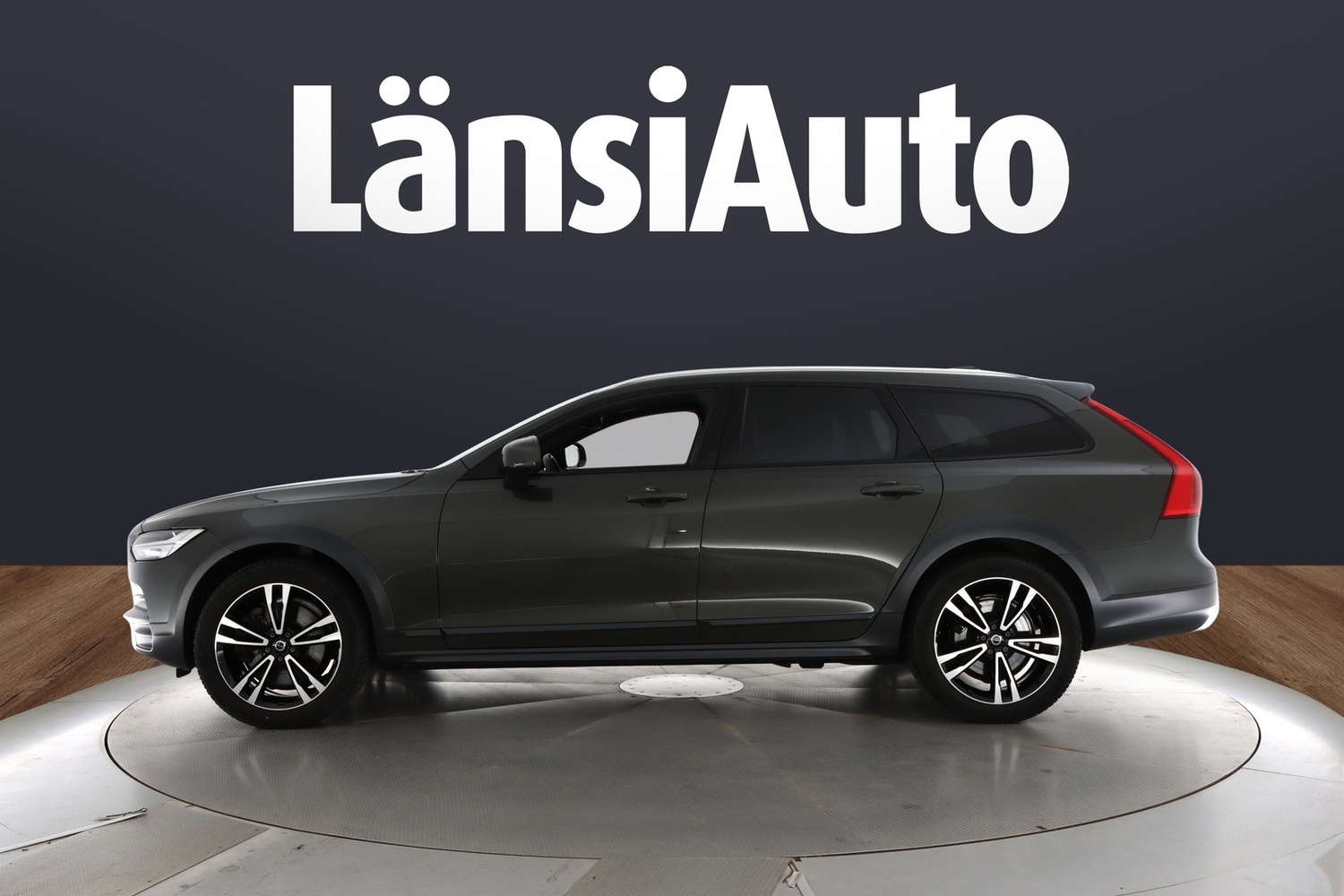 Volvo V90 Cross Country vaihtoauto