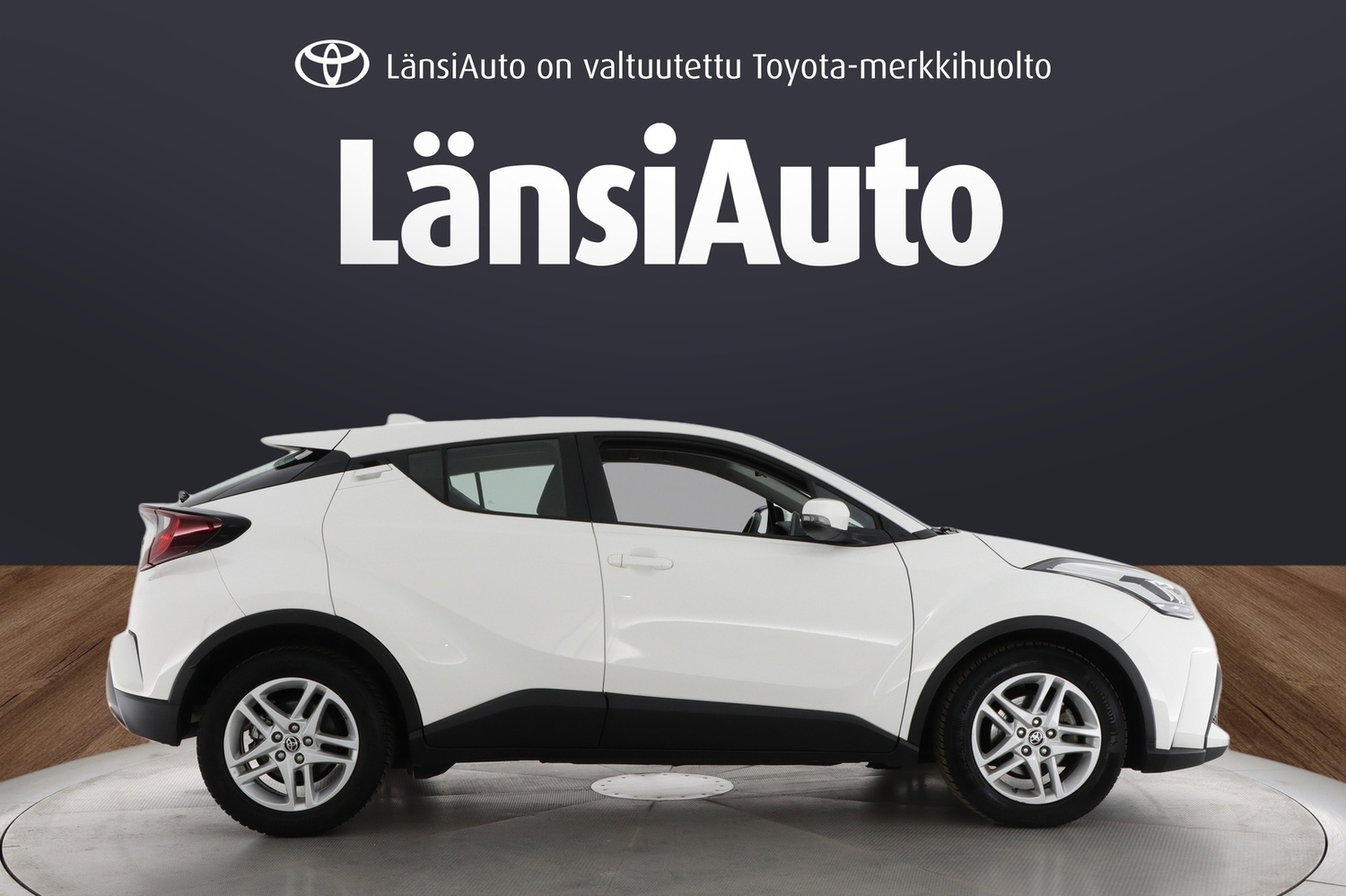 Toyota C-HR vaihtoauto