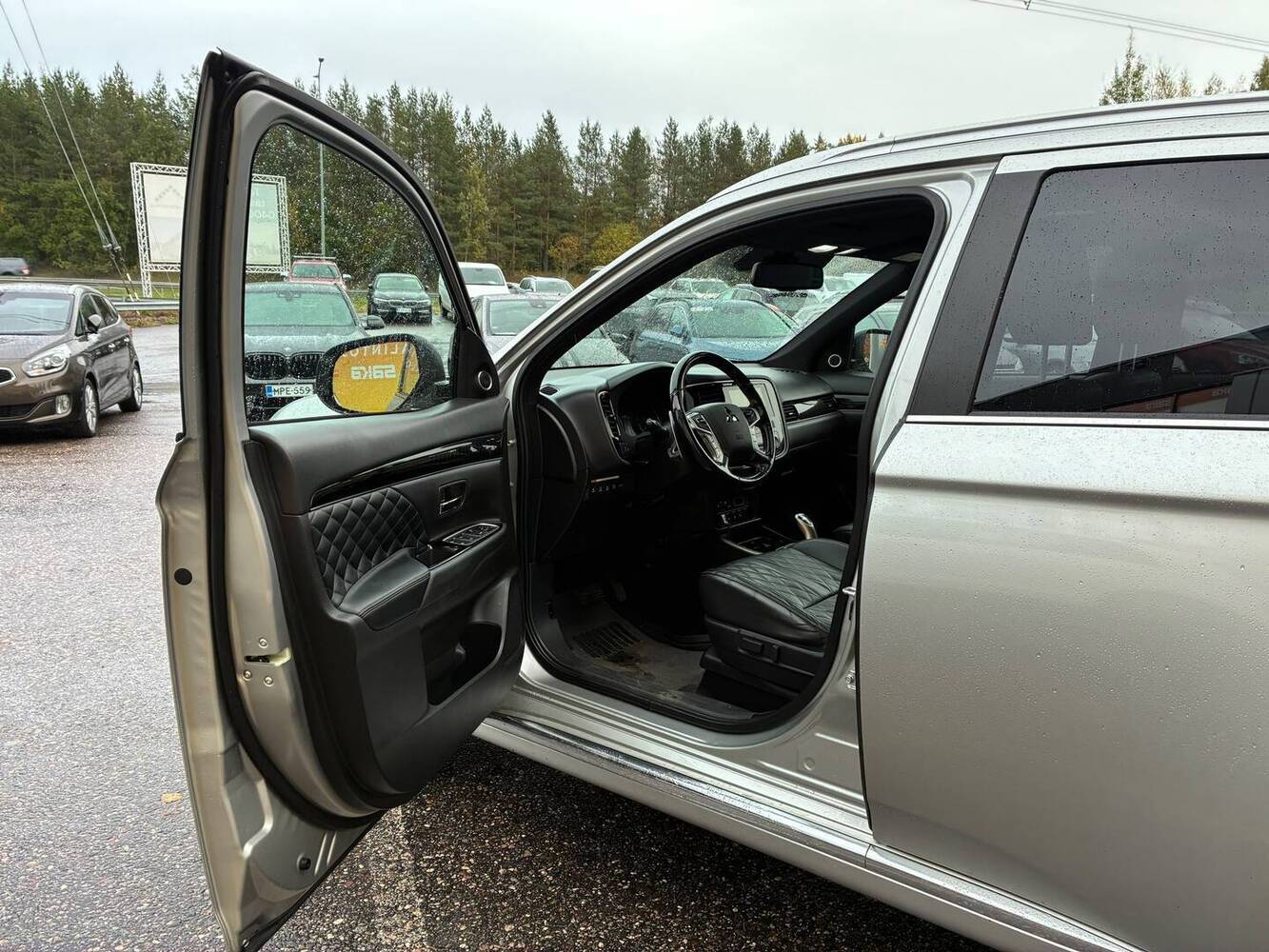 Mitsubishi Outlander PHEV vaihtoauto