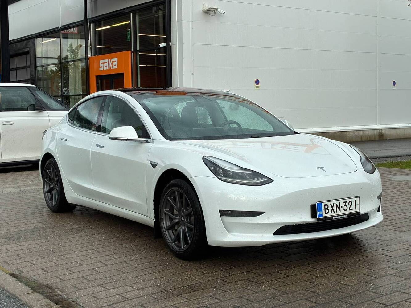 Tesla Model 3 vaihtoauto