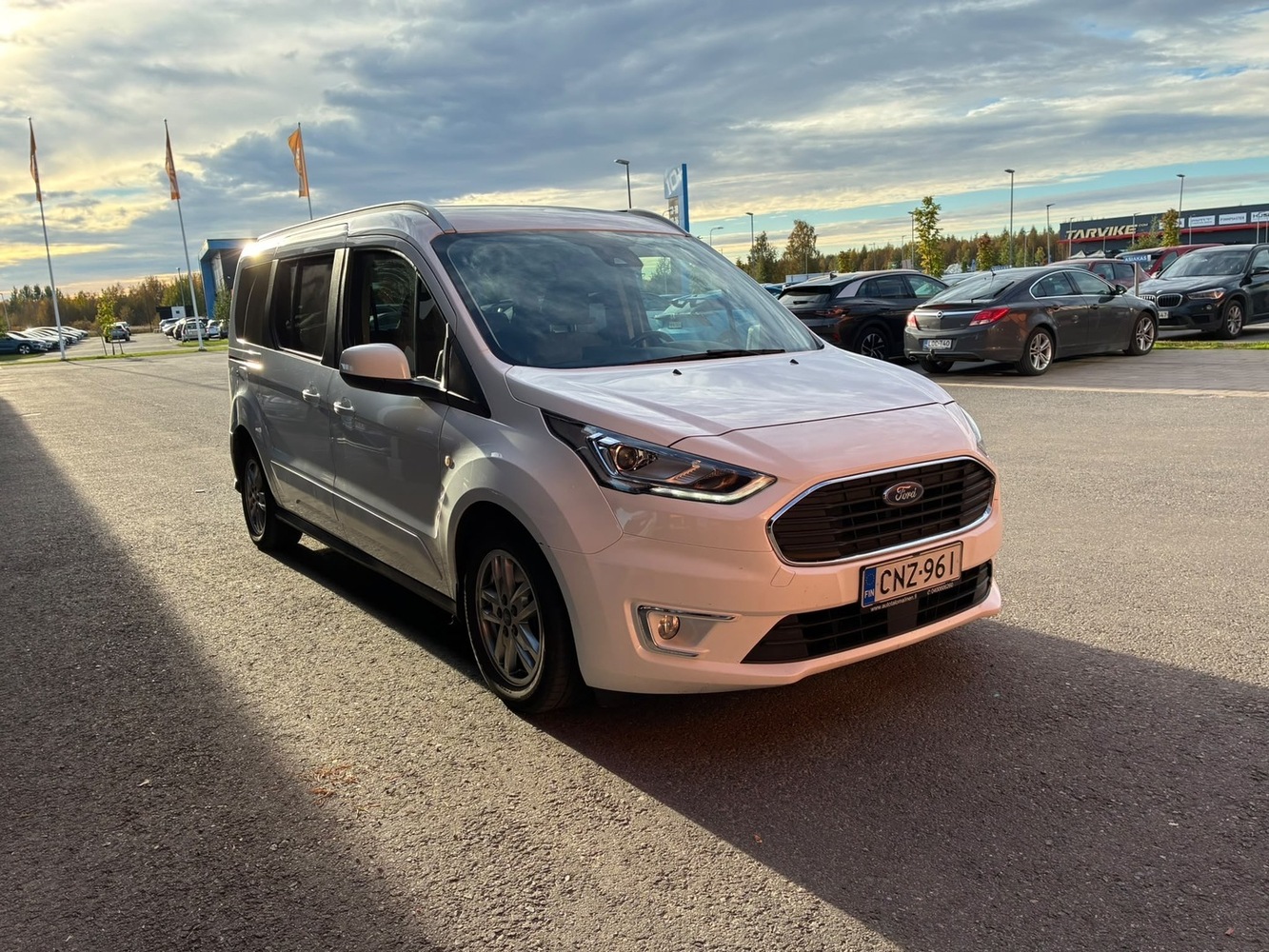 Ford Grand Tourneo Connect vaihtoauto