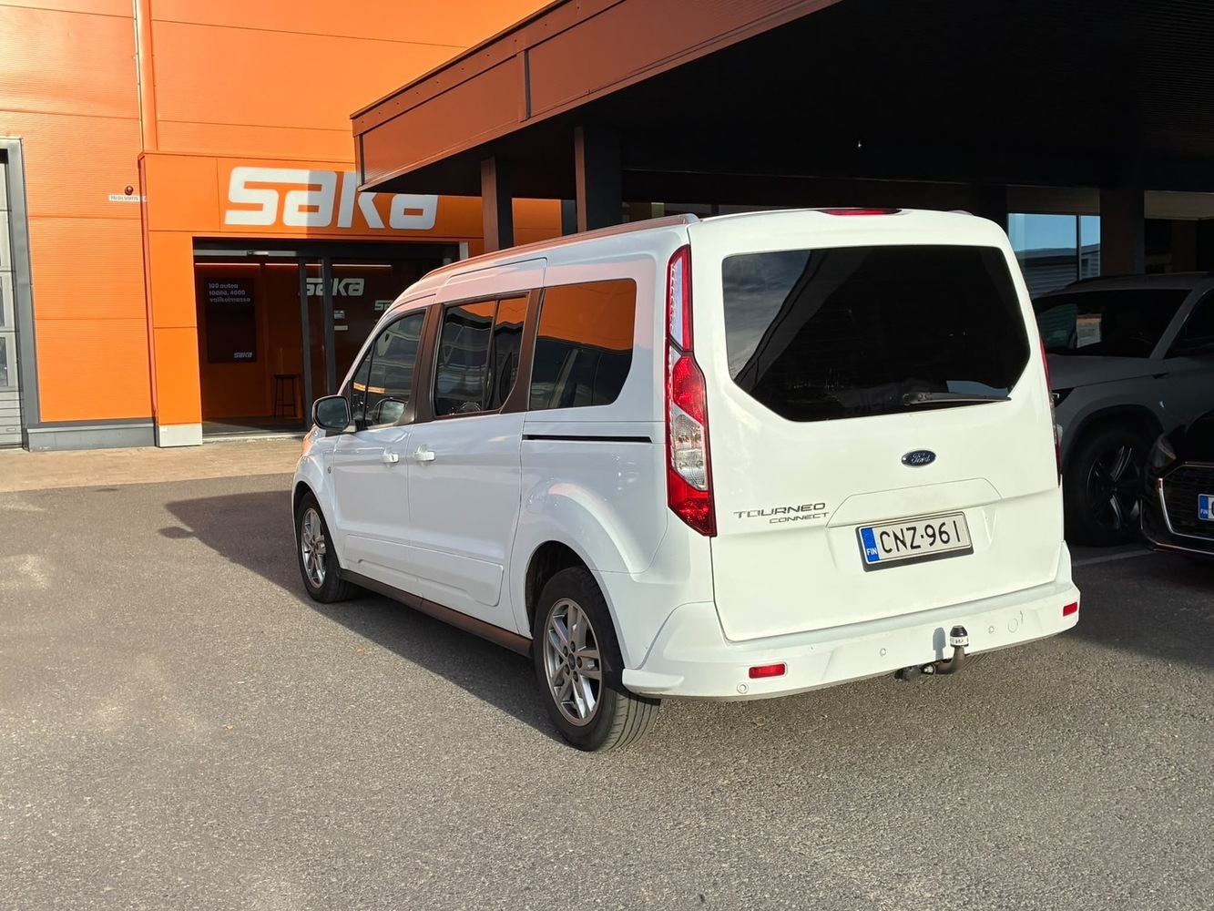 Ford Grand Tourneo Connect vaihtoauto