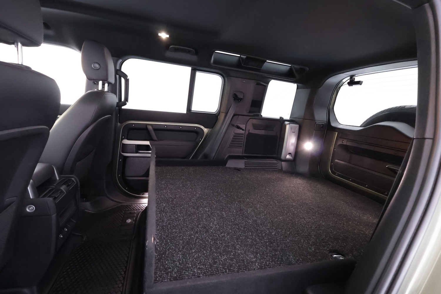 Land Rover Defender vaihtoauto