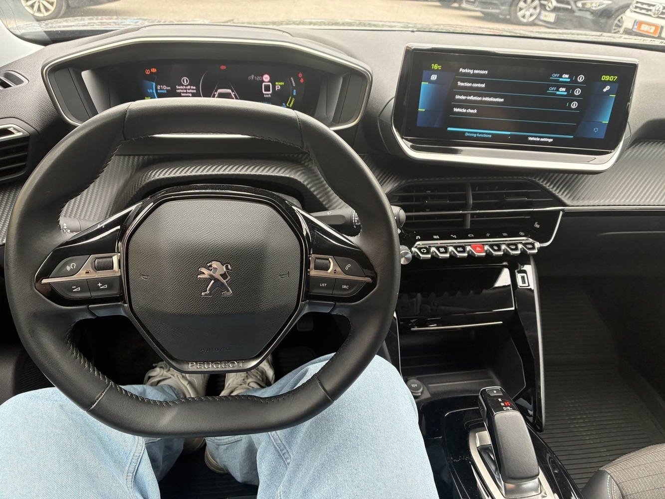Peugeot e-2008 vaihtoauto