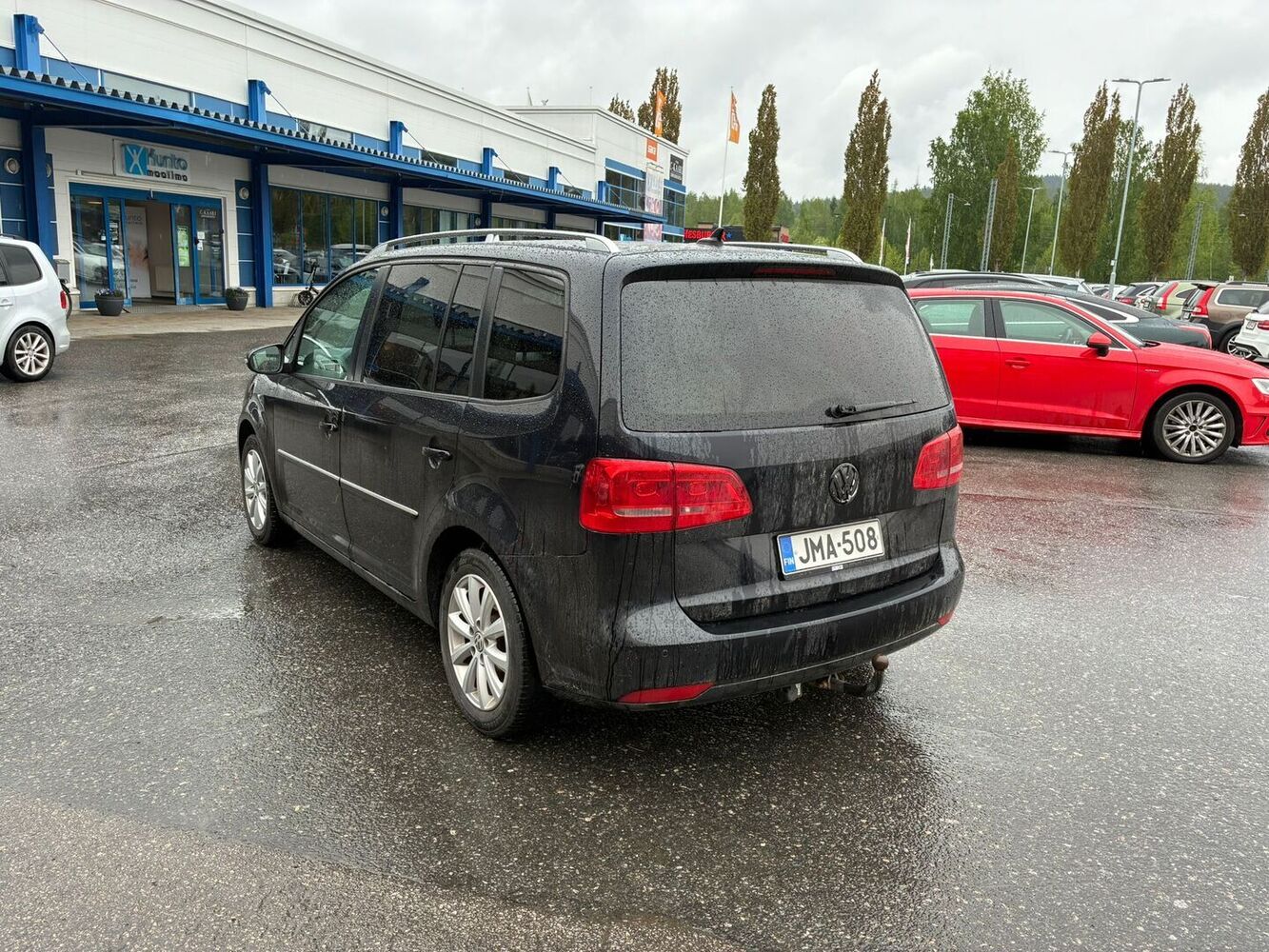 Volkswagen Touran vaihtoauto