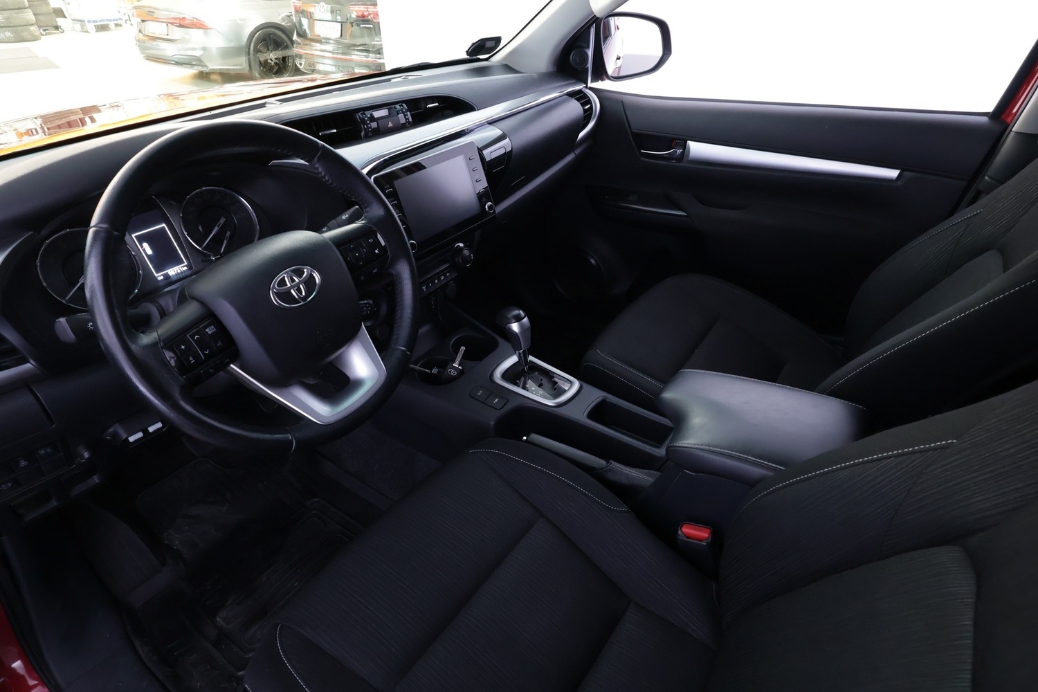 Toyota Hilux vaihtoauto