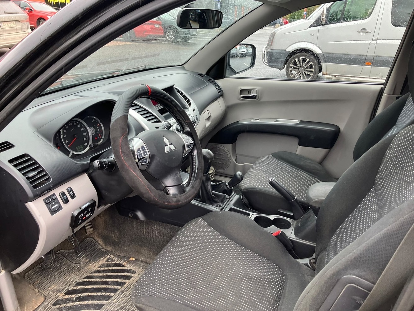 Mitsubishi L200 vaihtoauto