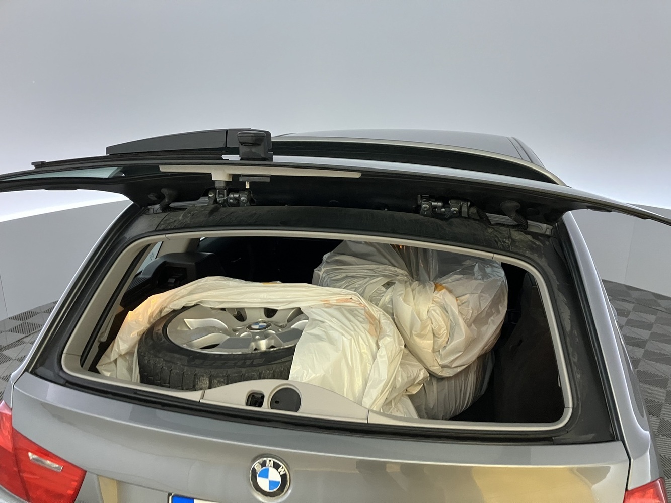 BMW 3.3 vaihtoauto