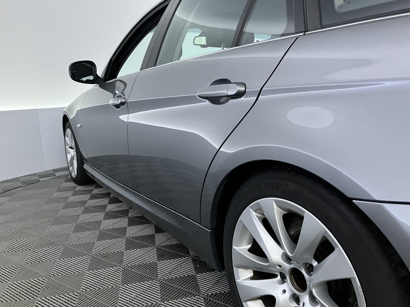 BMW 3.3 vaihtoauto
