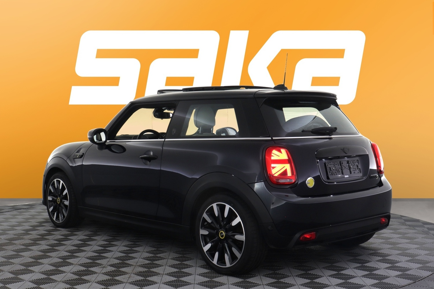 Mini Hatchback vaihtoauto