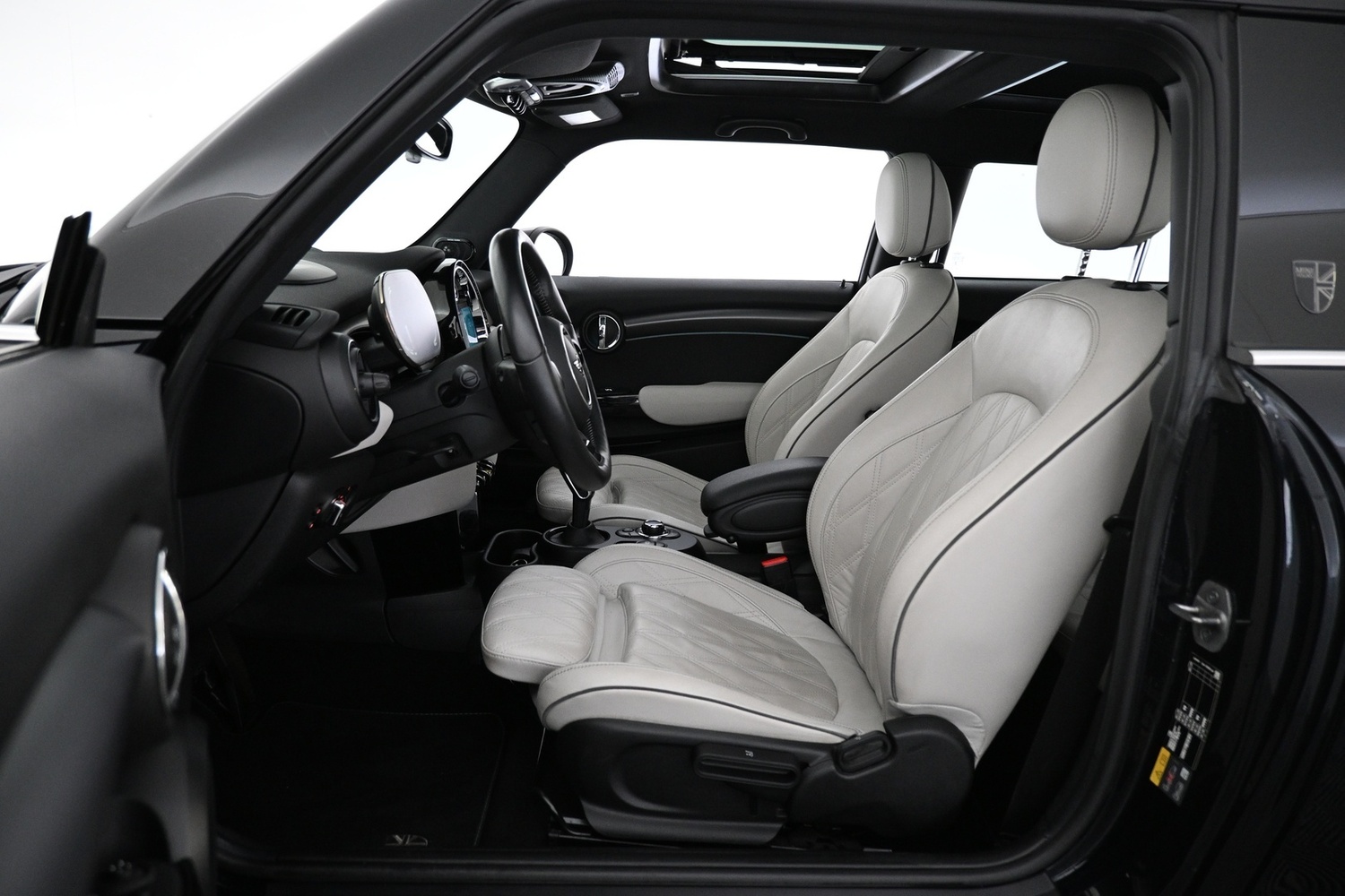 Mini Hatchback vaihtoauto
