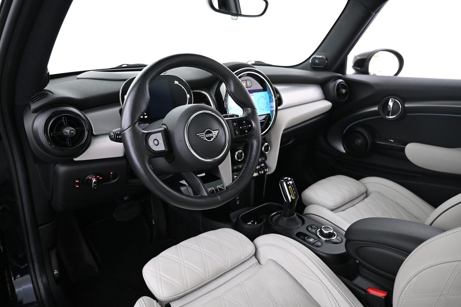 Mini Hatchback vaihtoauto