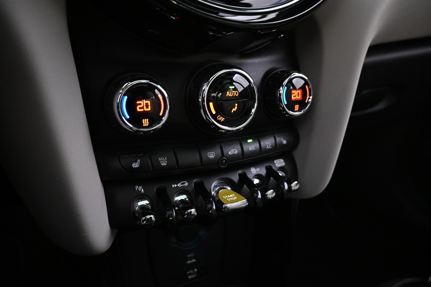 Mini Hatchback vaihtoauto