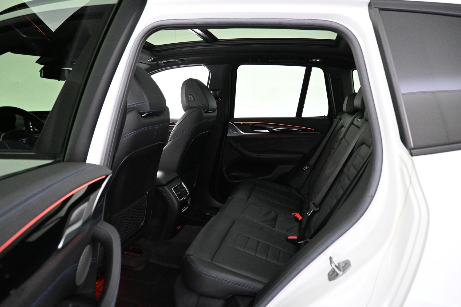 BMW iX3 vaihtoauto