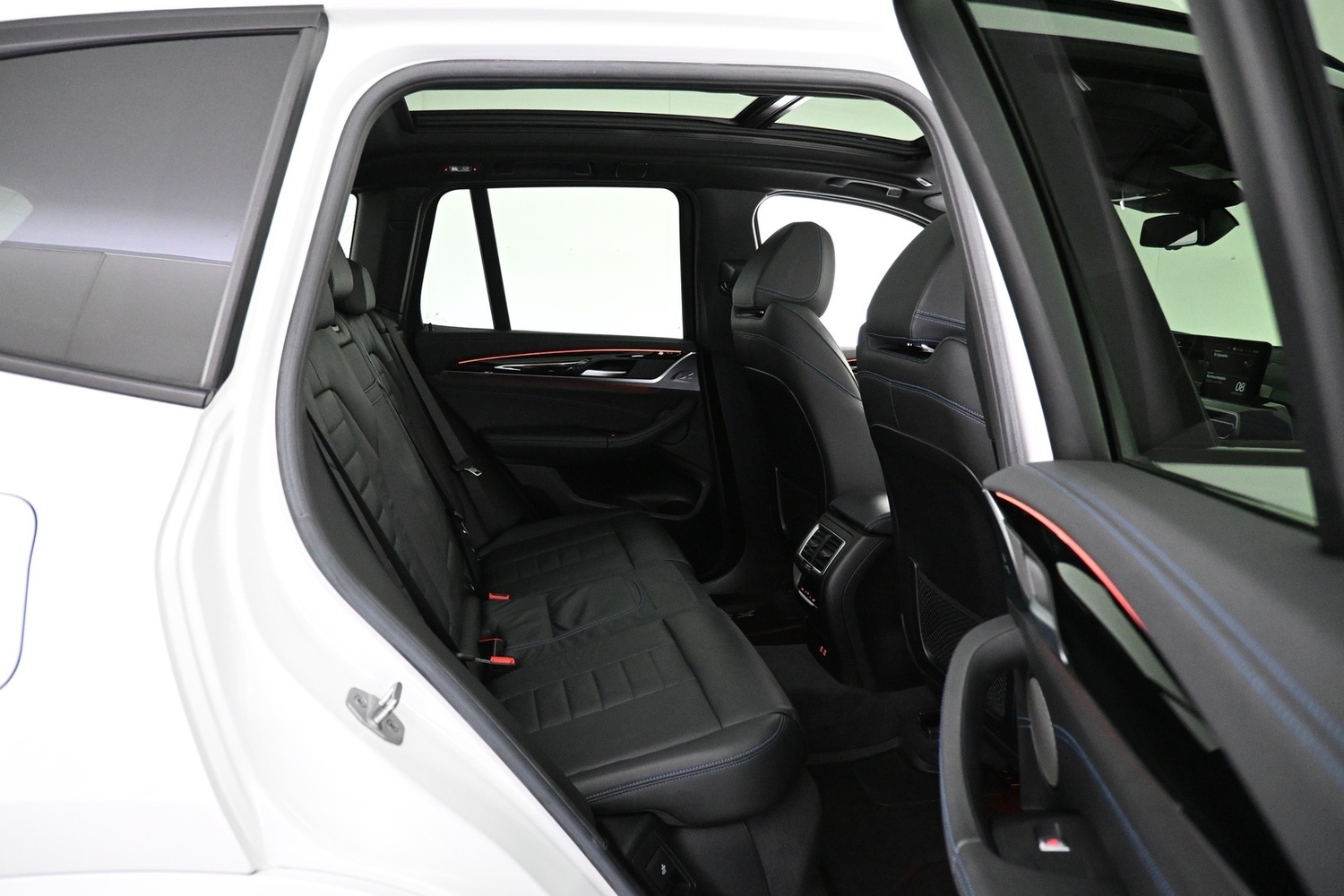 BMW iX3 vaihtoauto