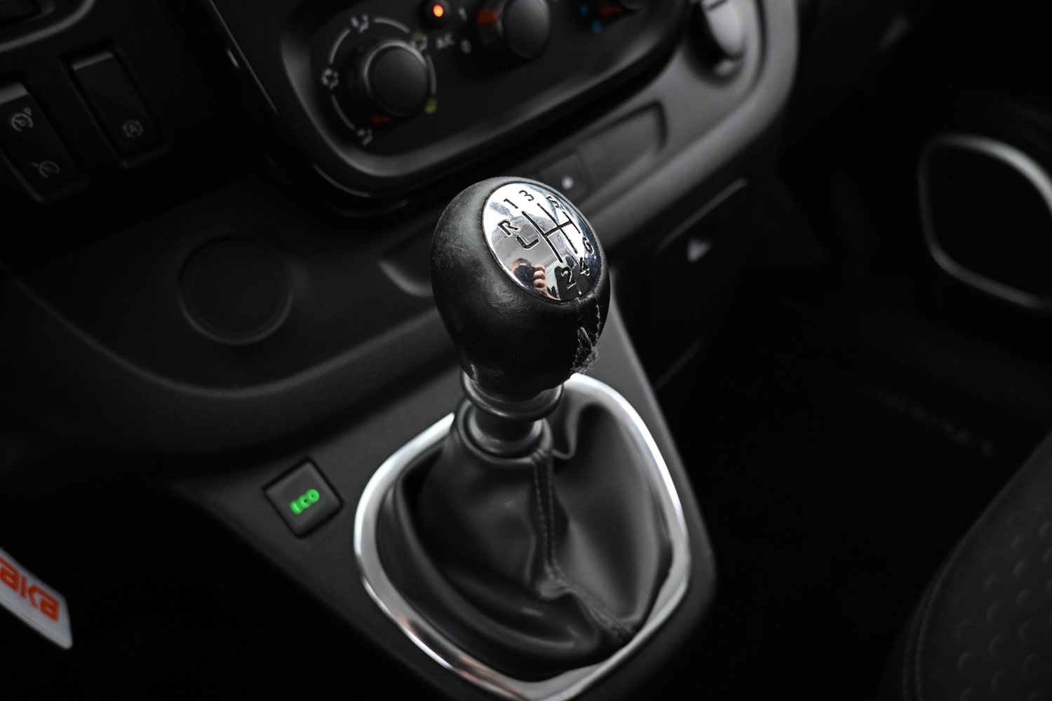 Opel Vivaro vaihtoauto
